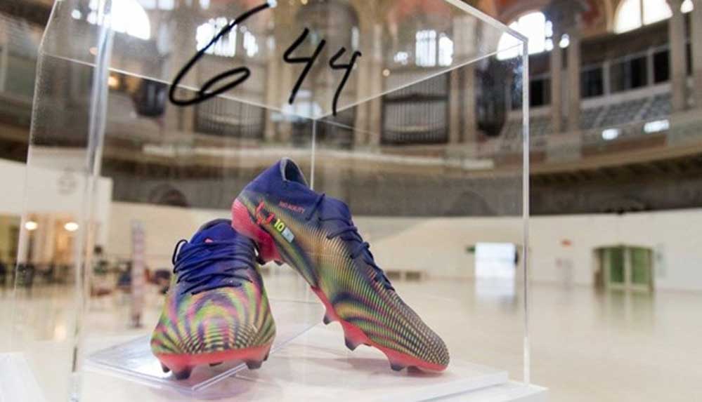 Lionel-Messi,-rekor-kıran-kramponlarını-kanser-hastası-çocuklar-için-bağışladı