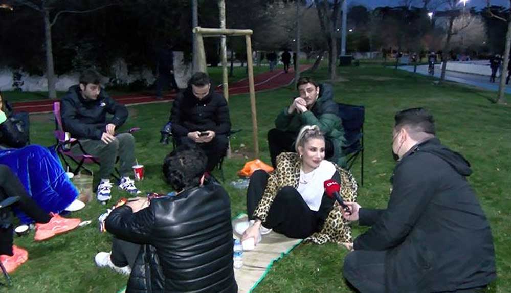 Maskesiz, sosyal mesafesiz piknik yapan şarkıcı İrem Derici'ye para cezası