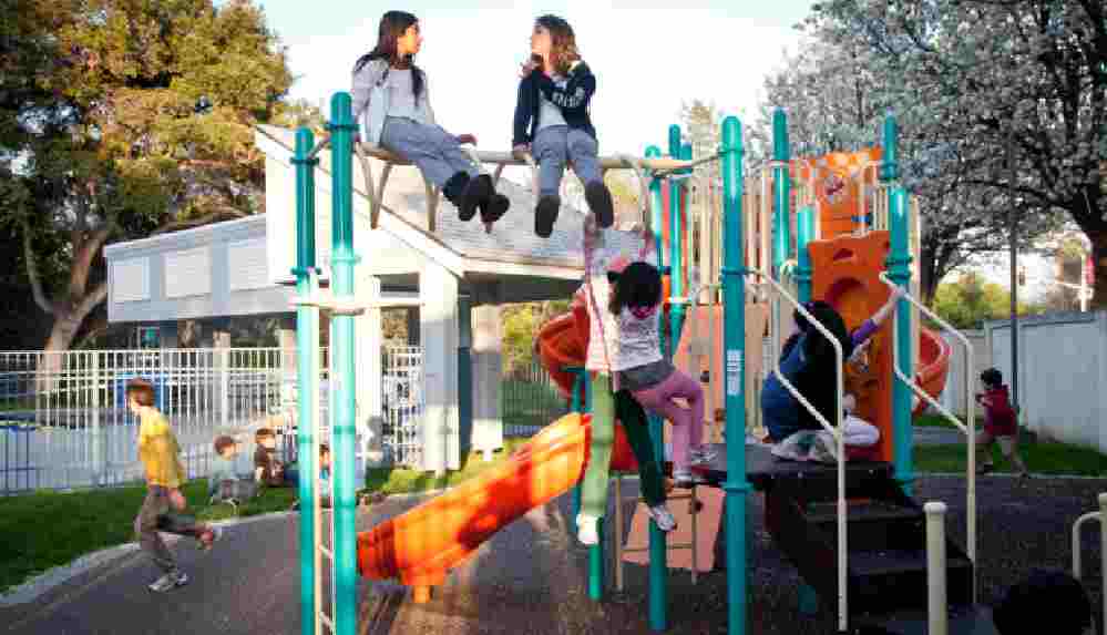 Psikologlar uyardı: Çocuklar bu yaz fazladan okula gitmek yerine oyun oynasın