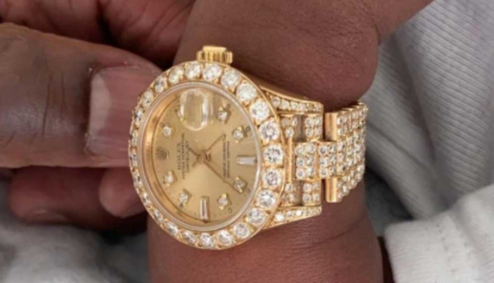 Şampiyon-boksör'den-5-haftalık-torununa-dudak-uçuklatan-fiyata-Rolex-saat