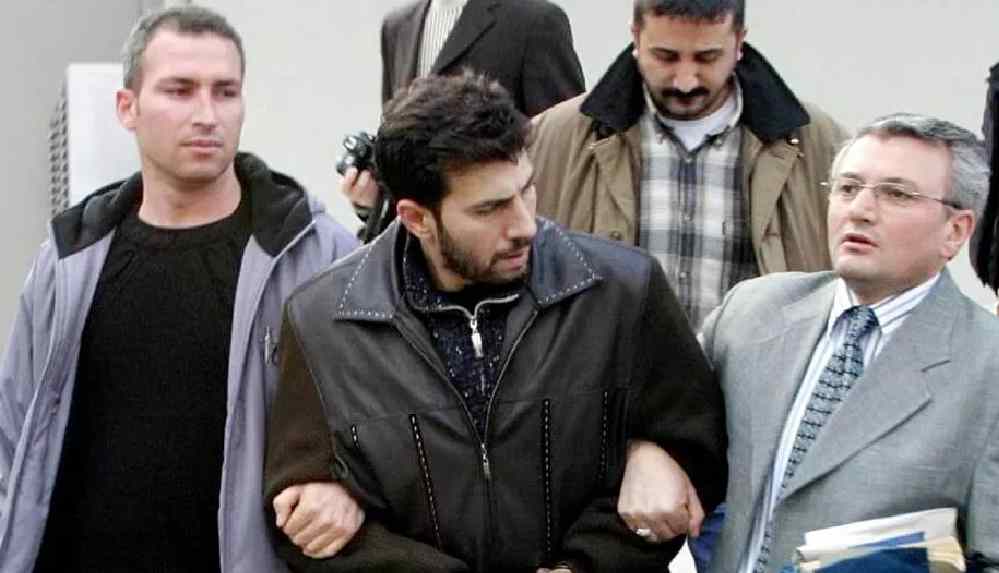 Sevgilisini 46 yerinden bıçaklayarak öldüren müzisyen Murat Şenpınar cezaevinde hayatını kaybetti