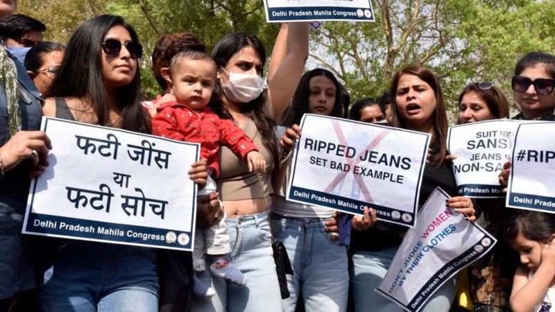 Hindistan'da kadınlar neden yırtık kotlu fotoğraflarını paylaşıyor? 3 Hindistan'da kadınlar neden yırtık kotlu fotoğraflarını paylaşıyor?