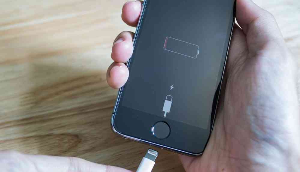 Apple'a 2 milyon dolar şarj cihazsız iPhone cezası