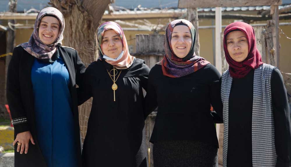Bu köyü 2 yıldır kadınlar yönetiyor: Muhtarlık maaşı alıp oturmak yerine sorunları çözdük