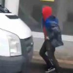 Bursa'da genç kızın görüntülediği tacizci erkek montundan tespit edildi 4 Bursa'da genç kızın görüntülediği tacizci erkek montundan tespit edildi