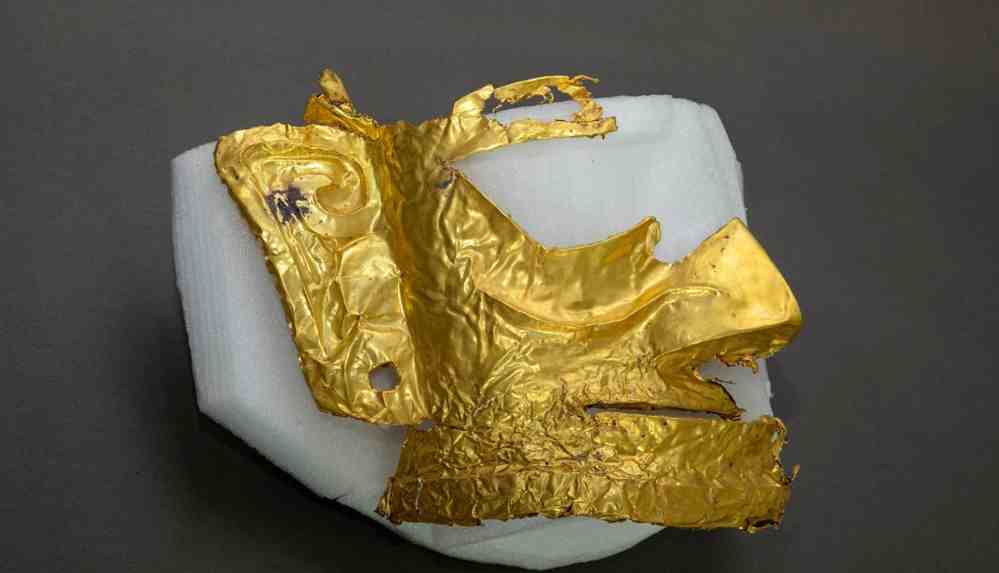 Çin’de 3 bin yıllık altın maske bulundu