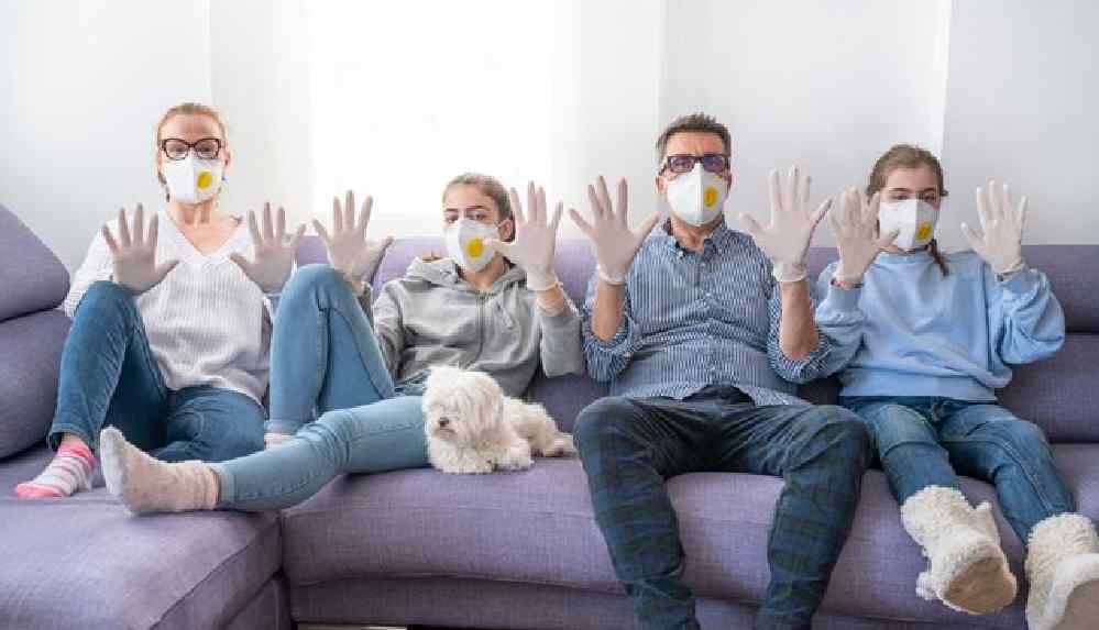 Covid-19 yakalanan her 10 kişiden biri virüsü ailesine bulaştırıyor