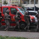 Diyarbakır'da 'rehine' operasyonu: Yaralılar var 8 Diyarbakır'da 'rehine' operasyonu_ Yaralılar var