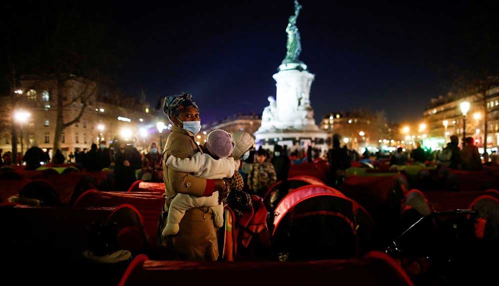 Düzensiz-göçmenler-Paris'in-ortasında-kamp-kurdu-2