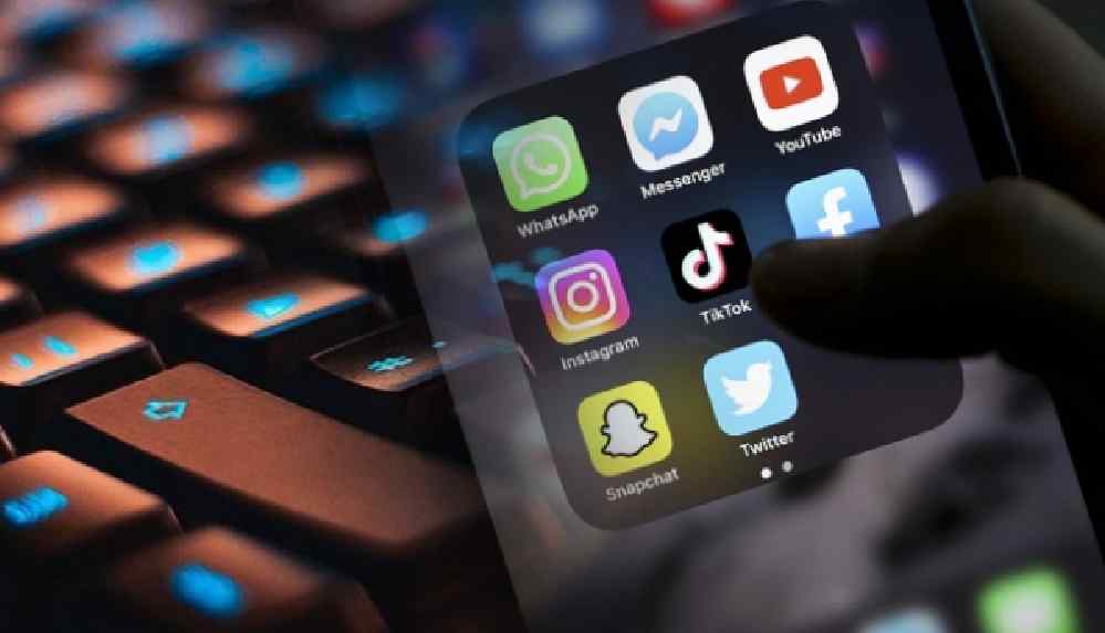 Sosyal medya düzenlemesi: 'Dezenformasyon' yapana hapis cezası önerisi