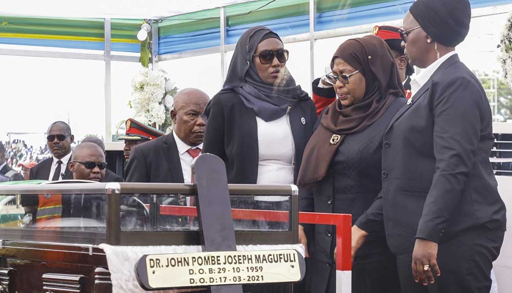 Eski Tanzanya Devlet Başkanı Magufuli'nin cenazesinde izdiham: 4'ü çocuk 5 kişi hayatını kaybetti