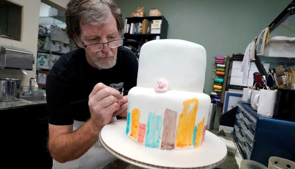 Eşcinsel-çifte-düğün-pastası-yapmayı-reddeden-pastacı,-bu-kez-trans-bir-kadına-pasta-yapmadığı-için-hakim-karşısında