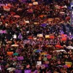 Feminist Gece Yürüyüşü'ne katılan kadınlara gözaltı