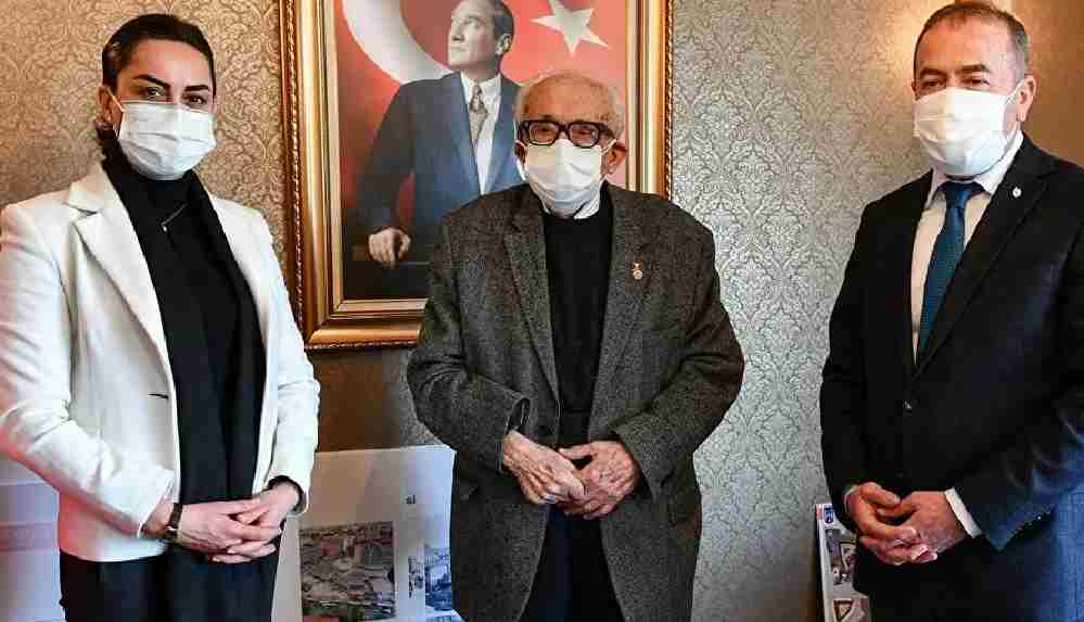 Hanri Benazus, Atatürk fotoğraflarını Ankara Büyükşehir Belediyesi'ne hediye etti