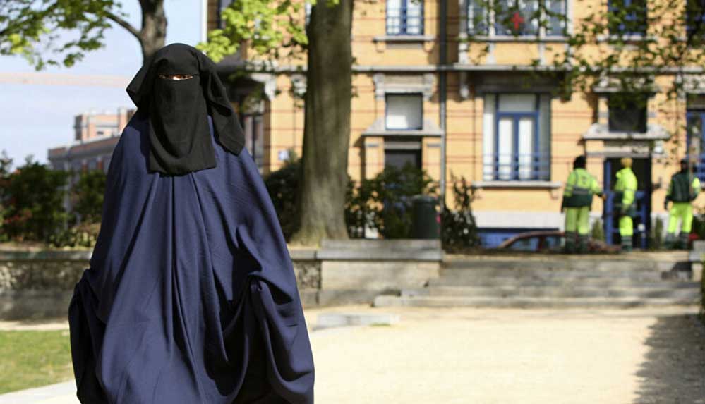 İsviçre,-burka-yasağı-için-referanduma-gidecek