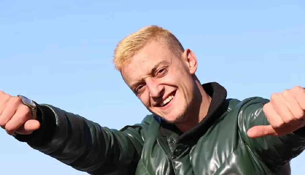 Mesut Özil'e benzerliğiyle dikkat çekiyor_ Onun yerine oynasam kimse anlamaz