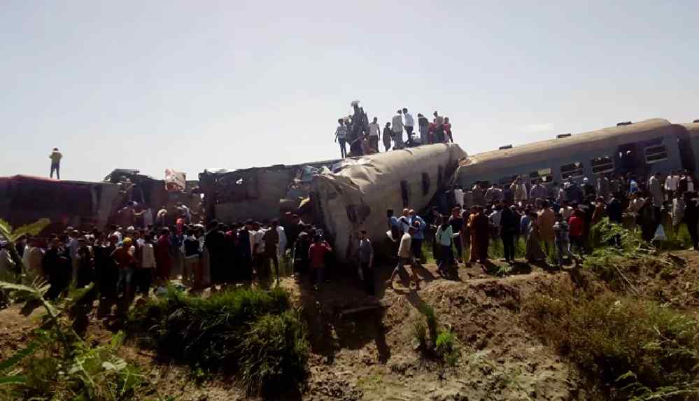 Mısır'da iki tren çarpıştı: 32 ölü, 66 yaralı