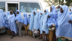 Nijerya'da kaçırılan kız öğrencilerden 279'u kurtarıldı