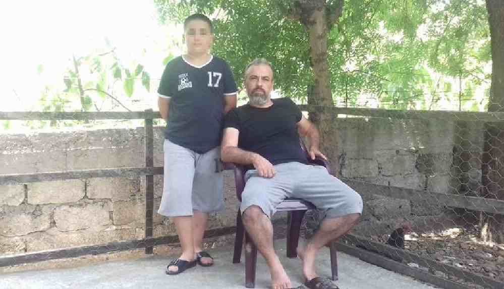 Oğlunu 'Allah yolunda kurban edeceğini' söyleyip bıçakla boğazını kesti!