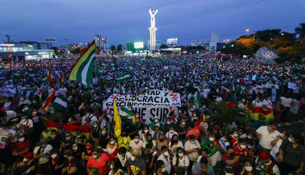 On binlerce Bolivyalı, darbe dönemi liderinin tutuklanmasına tepki için sokağa döküldü