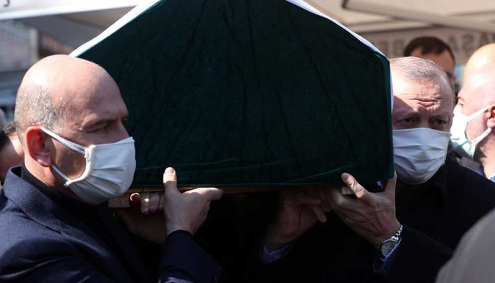 Süleyman-Soylu'nun-annesinin-cenazesi-toprağa-verildi