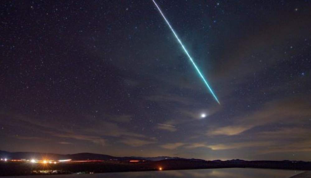 Türkiye’de birçok ilde görüldü: Meteor kayması nedir?