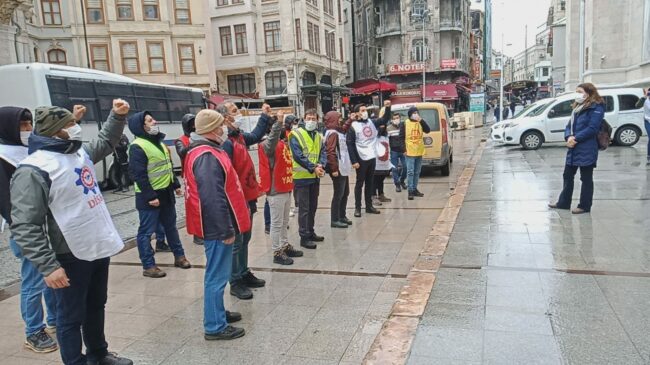 İSİG Meclisi, Sirkeci PTT önünde direnen işçilere dayanışma ziyaretinde bulundu