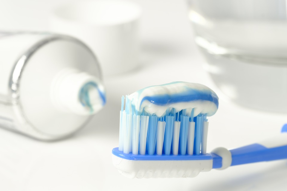 Diş fırçası bakteri ve virüs yayıyor
