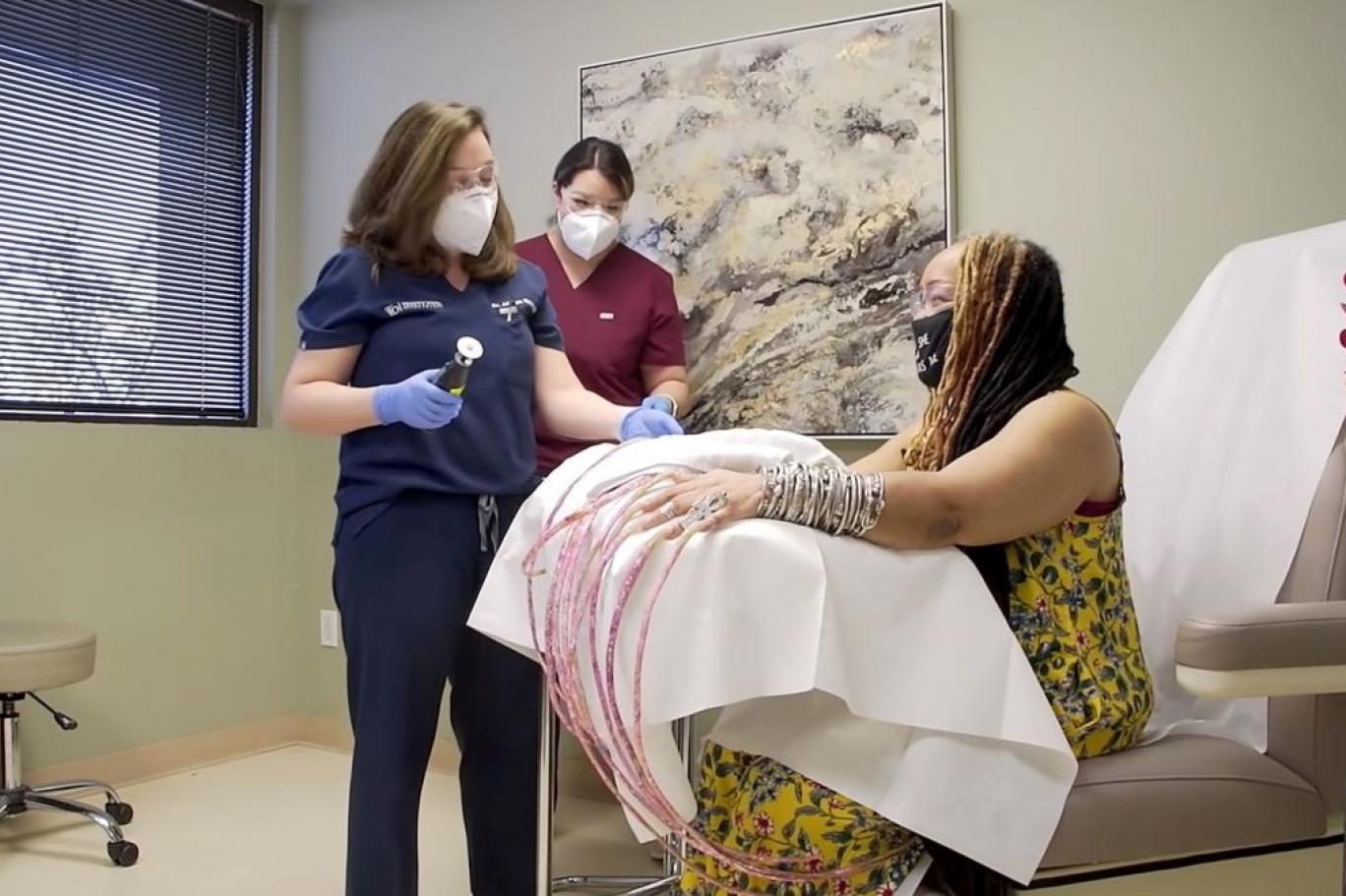 Guinness Rekorlar Kitabı'na giren dünyanın en uzun tırnaklarına sahip kişi 30 yıl sonra tırnaklarını kesti 3 Guinness Rekorlar Kitabı'na giren dünyanın en uzun tırnaklarına sahip kişi 30 yıl sonra tırnaklarını kesti