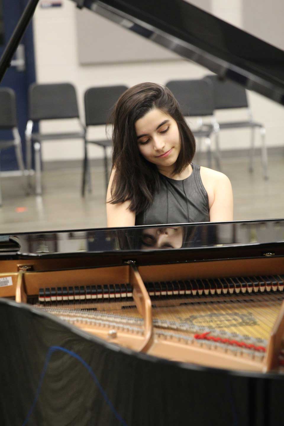 18 Yaşındaki dahi piyanist Elif Işıl, Manhattan School of Music'e kabul edildi
