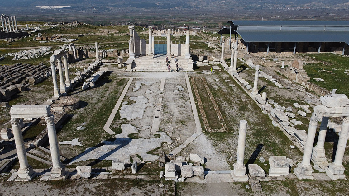 Ege'nin görkemli antik kentleri: Efes, Laodikya ve Afrodisyas