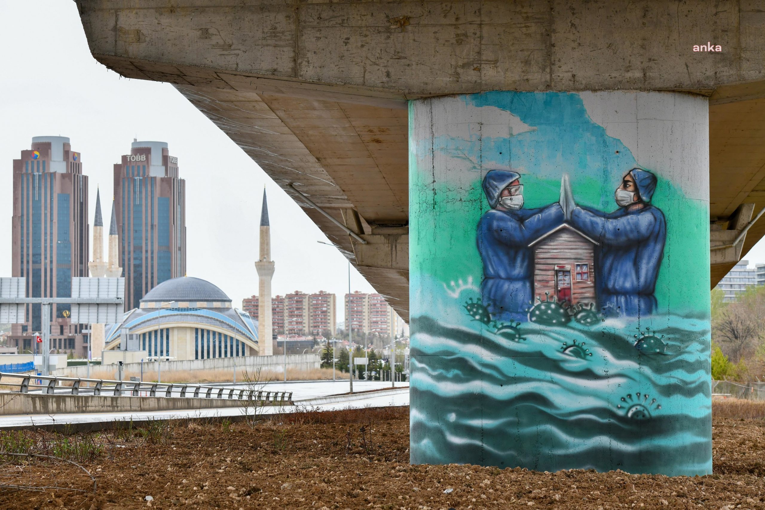 Ankara'dan sağlık çalışanlarına moral verecek grafiti çalışması