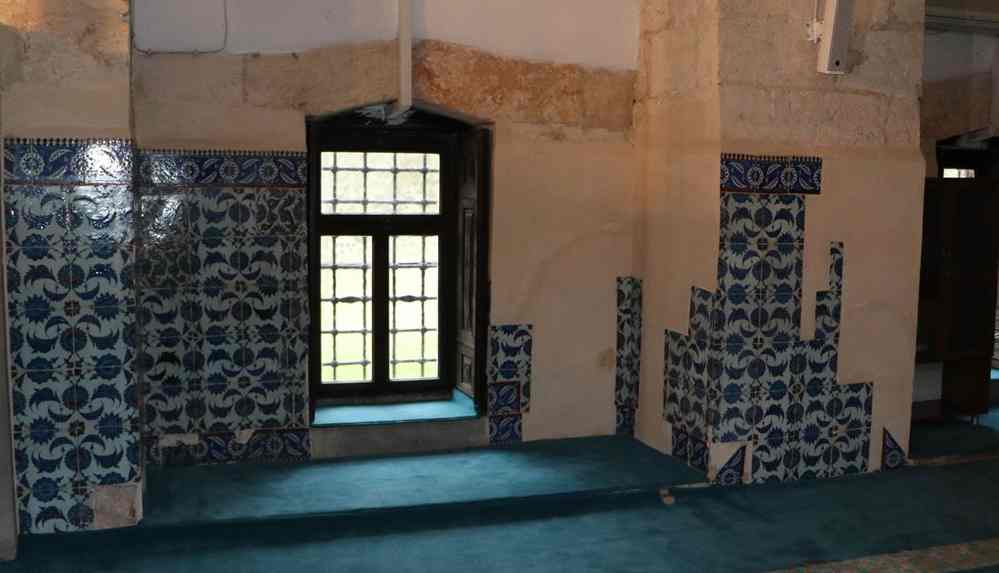 _Adana Ulu Camii'nin kayıp çinileri Londra'da oraya çıktı