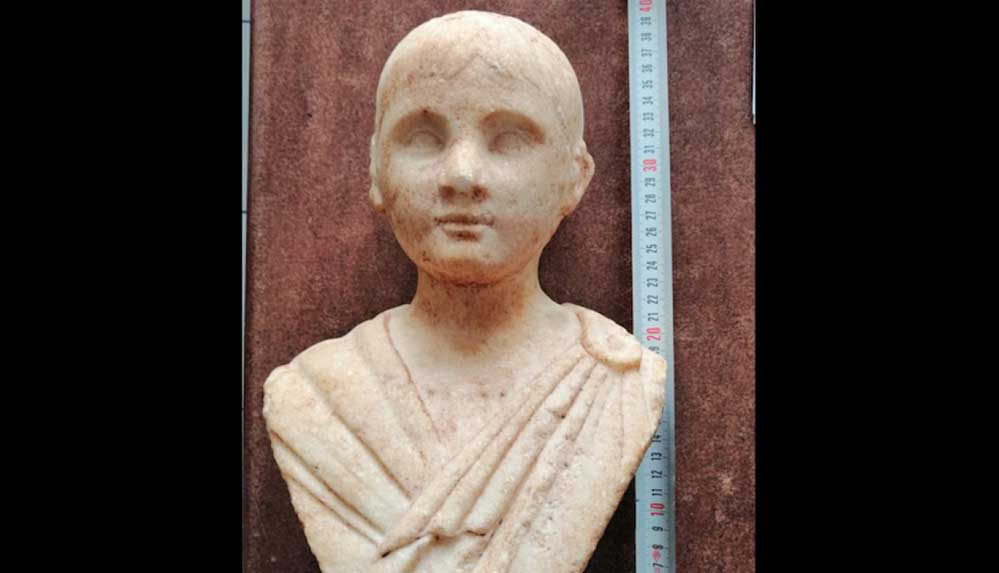 Alçıdan-yaptıkları-heykeli-'Zeus'un-oğlu'-diye-jandarmaya-satmaya-çalışırken-yakalandılar