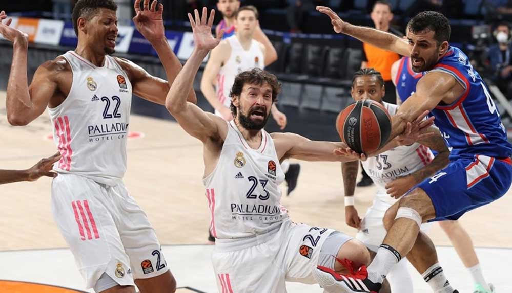 Anadolu-Efes,-play-off-çeyrek-final-ilk-maçında-Real-Madrid'i-devirdi