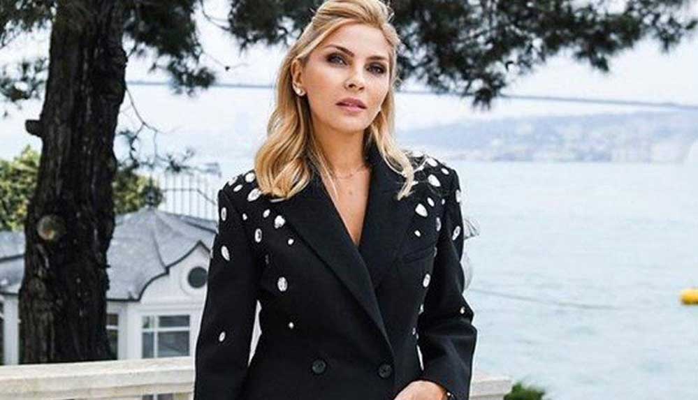 Arzu Sabancı, Boğaz manzaralı yalısından paylaştı: "Sakın evde sıkıldık demeyin" 5 Arzu-Sabancı,-Boğaz-manzaralı-yalısından-paylaştı--'Sakın-evde-sıkıldık-demeyin'