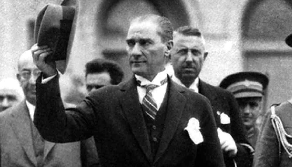 Atatürk'ün açık artırmadaki ceketinin değeri 55 bin dolara çıktı
