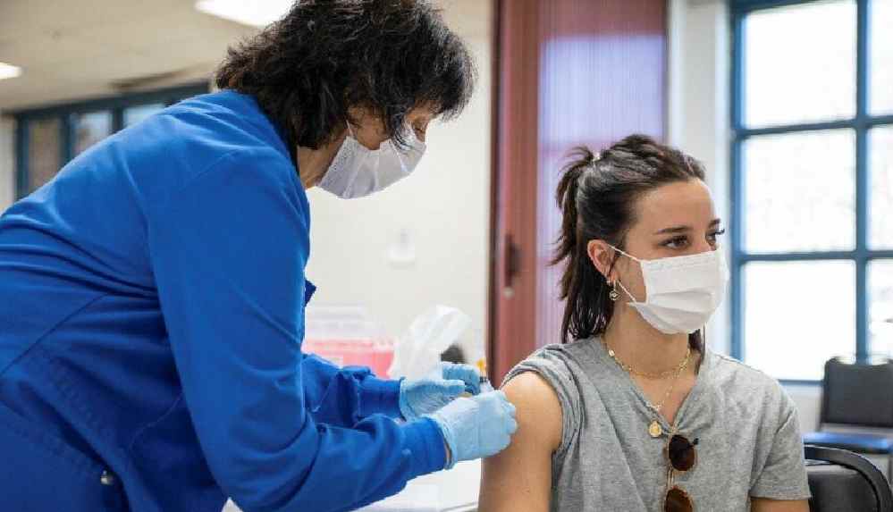Avrupa’da AstraZeneca aşı krizi: Aşıları karıştırmayı planlıyorlar