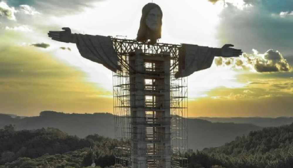 Brezilya’da en büyük İsa heykeli inşa ediliyor