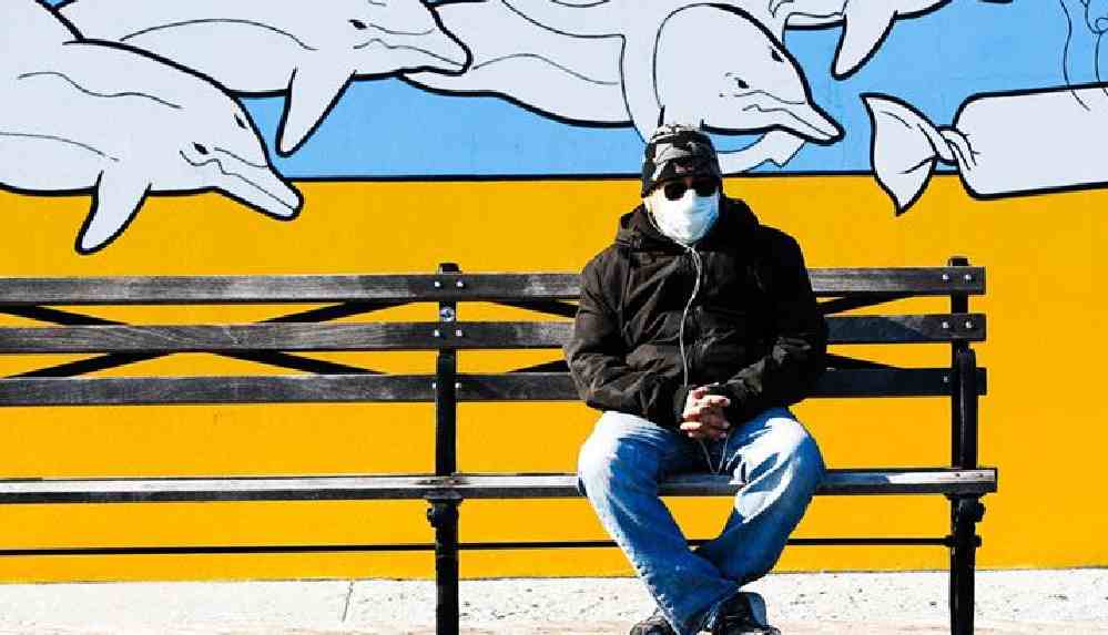 Covid-19 aşısı olan 100'den fazla kişi virüse yakalandı