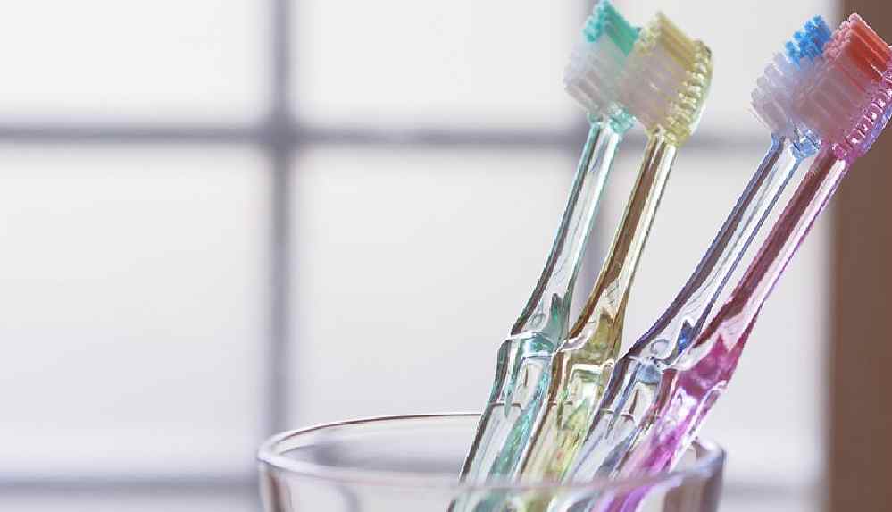 Diş fırçası bakteri ve virüs yayıyor