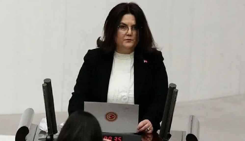 Eğitim-Sen, Bakan Derya Yanık'ın görevden alınmasını talep etti