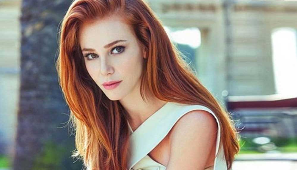 Elçin Sangu'ya 3 milyon liralık tazminat şoku 4 Elçin-Sangu’dan-aşı-eleştirisi--Bize-kilitleyecekler