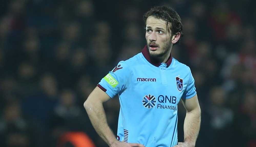 Galatasaray maçında oyuna girmek istemeyen Abdulkadir Parmak kadro dışı bırakıldı 4 Galatasaray-maçında-oyuna-girmek-istemeyen-Abdulkadir-Parmak-kadro-dışı-bırakıldı