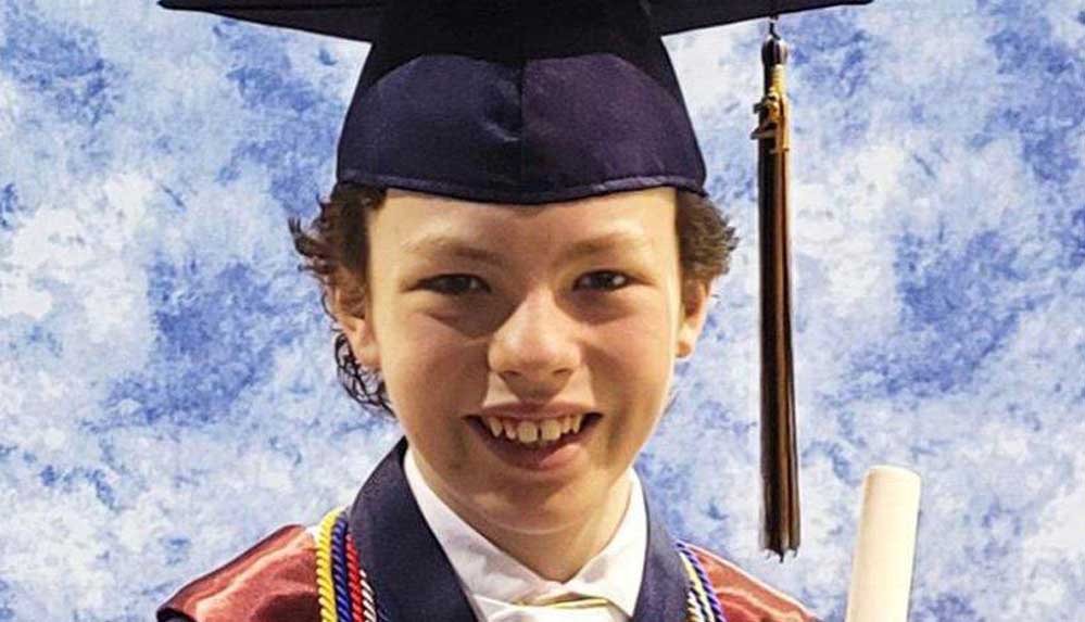 Henüz-12-yaşında,-hem-lise-hem-de-üniversiteden-mezun-olacak