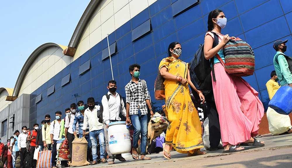 Hindistan'da günlük vaka sayılarındaki tırmanış sürüyor: Son 24 saatte 332 bin 518 vaka