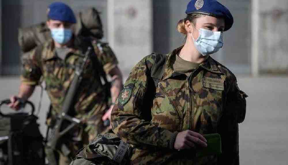 İsviçre ordusunda 'çamaşır kararı': Kadın askerler artık kadın iç çamaşırlarını giyebilecek