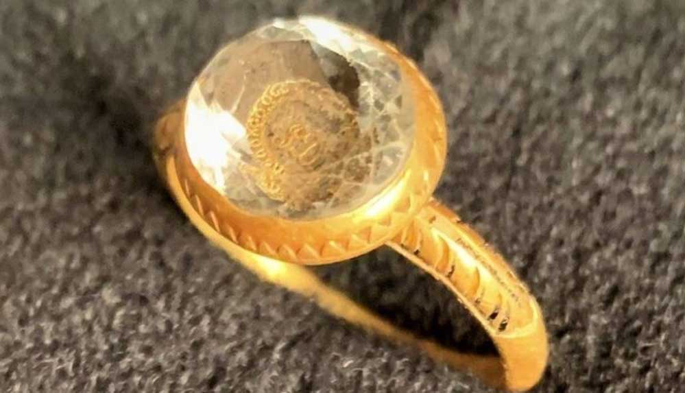 İngiltere'de-iç-savaş-yıllarından-kalma-yüzük-tarihi-eser-ilan-edildi-1