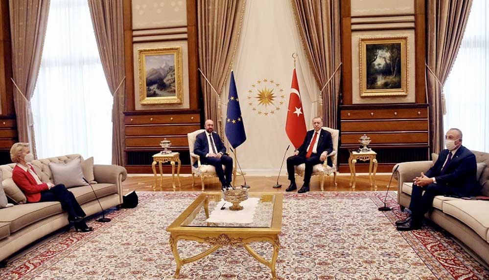 Kanepe-gate-Yalan-Rüzgarı'na-döndü