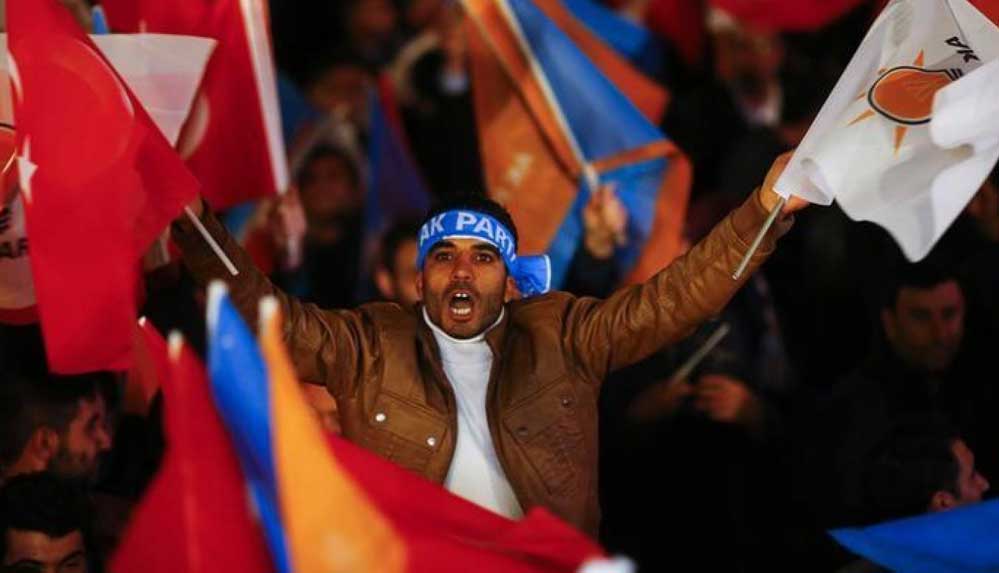 Metropoll Araştırma anketi: Kararsızlar arttı AKP’nin oyu yüzde 31,3'e düştü 5 Metropoll-Araştırma-anketi--Kararsızlar-arttı-AKP’nin-oyu-yüzde-31,3'e-düştü